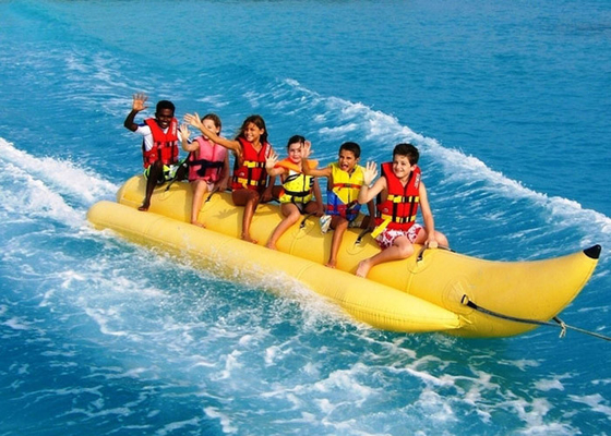 China Spaß-aufblasbare Pool-Spielwaren Singal-Reihen-Bananen-Boots-Fliegen-Fische für surfende Spiele fournisseur