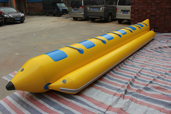 China Grün-blaue aufblasbare Boots-Fliegen-Fische der Bananen-0.9mmPVC 5 Sitze fournisseur