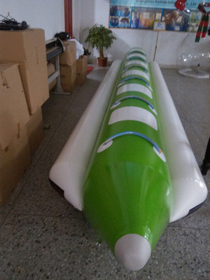 China Wasser-Spiele ein Boot des Rohr-aufblasbares Bananen-Boots-fliegenden Fisches fournisseur