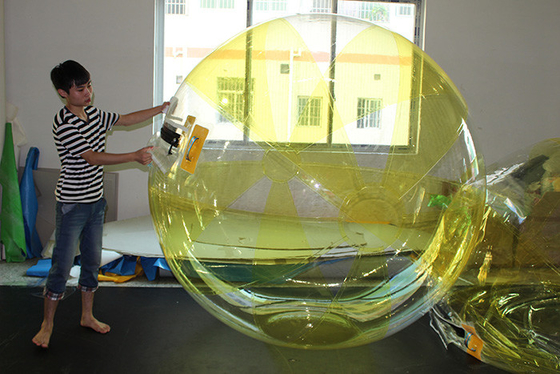 China Kundengebundener transparenter Wasser-Rollen-Ball, riesiger aufblasbarer Weg auf Wasser-Ball fournisseur