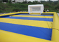 Imprägniern Sie aufblasbares Sport-Feld 0.6mm PVCs, aufblasbaren Fußballplatz fournisseur