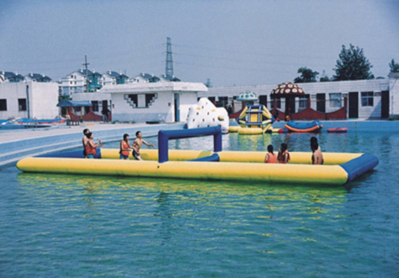 China Wasserspielvolleyball-Sportspiele des Sees parken aufblasbare für Wasser fournisseur