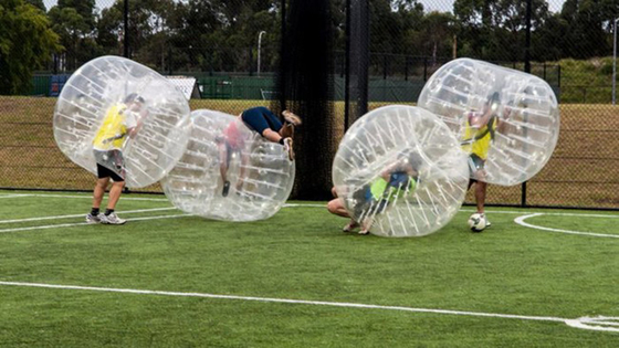 China Kinder-/Erwachsen-aufblasbarer Blasen-Fußball 0,8 - 1 Millimeter PVCaufblasbarer Stoßball fournisseur