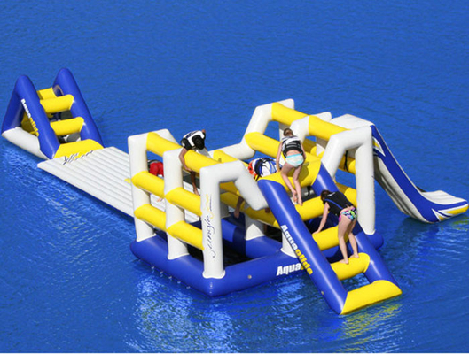 Aquapark der Insel des riesigen kommerziellen aufblasbaren Wasserparks sich hin- und herbewegender aufblasbarer fournisseur